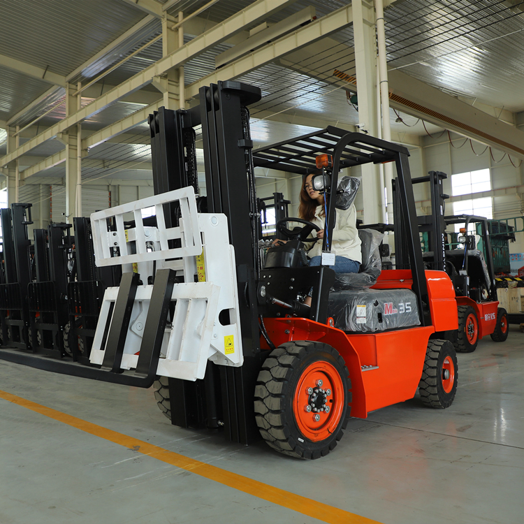 明宇四轮柴油叉车 3吨座驾式搬运内燃叉车