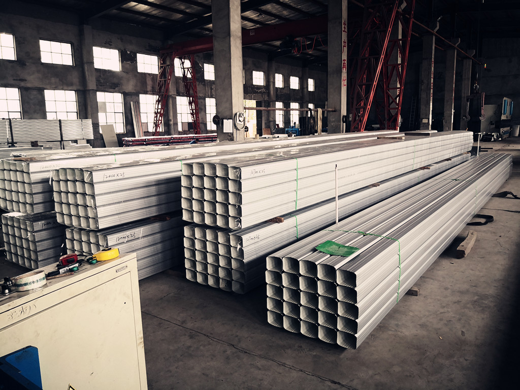 厂家供应彩钢落水管彩钢雨水管大无缝灰加工5元