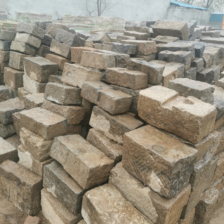 风化老石块方块老石头旧石块山东古建材料