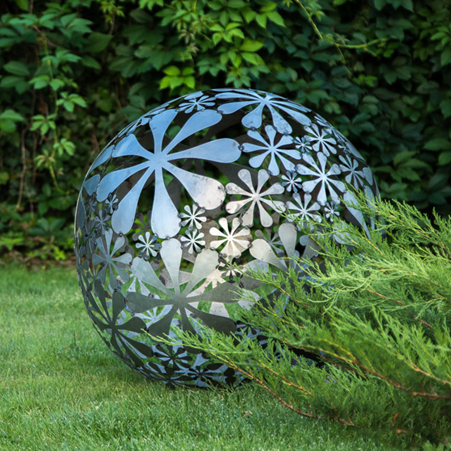 大型不锈钢镂空球厂家东方韵艺术雕塑不锈钢镂空透光球厂家供货