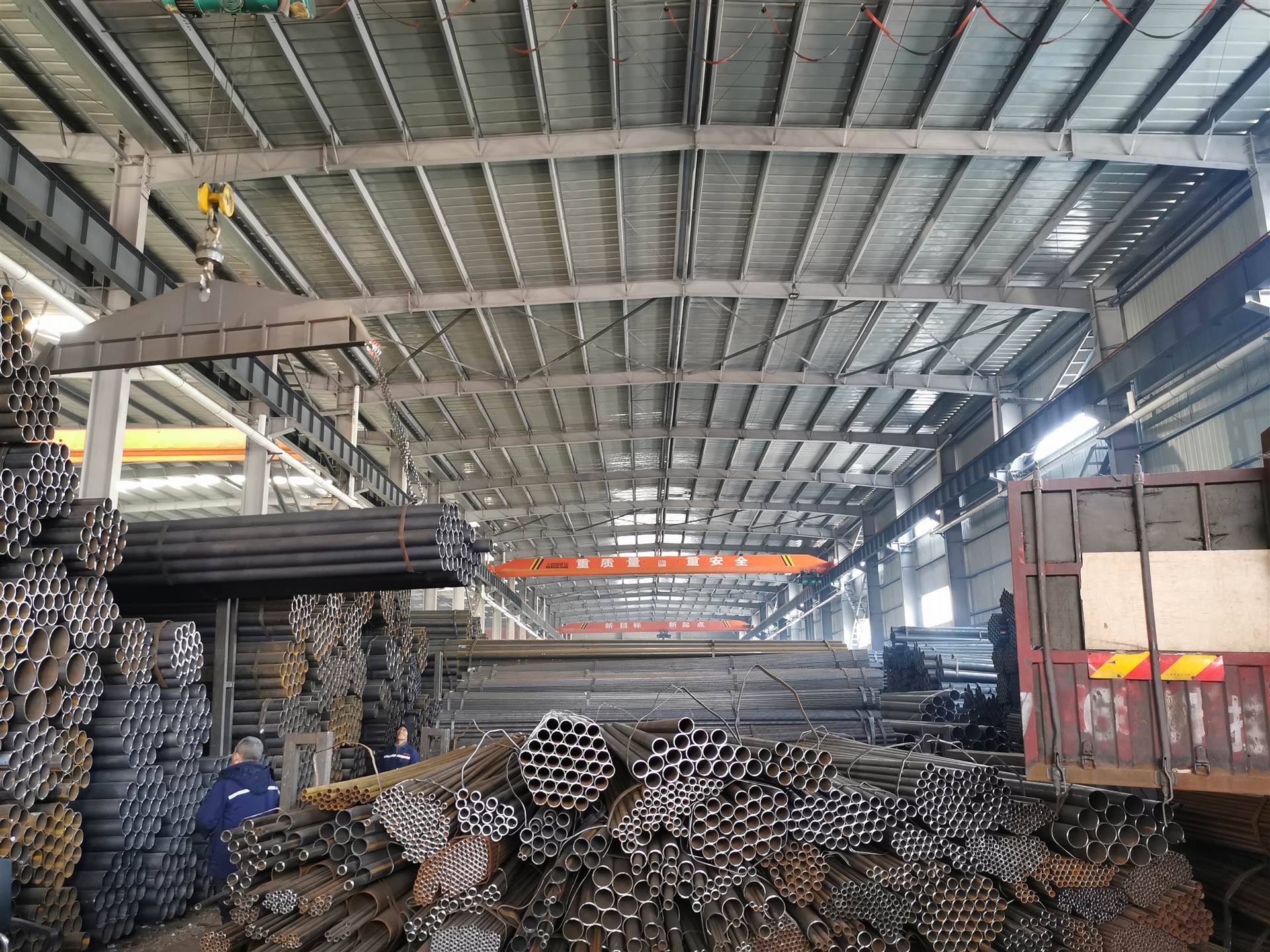 各种材质各种型号河南郑州河南银泽专营无缝管郑州仓库