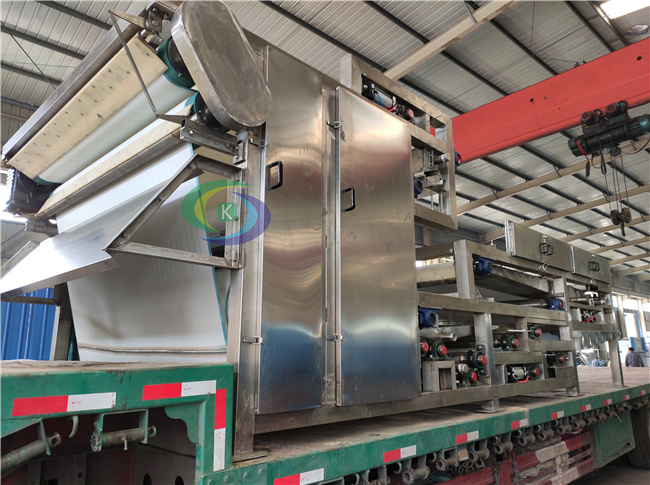 科盛和连续污泥脱水带式压滤机出泥效果展示