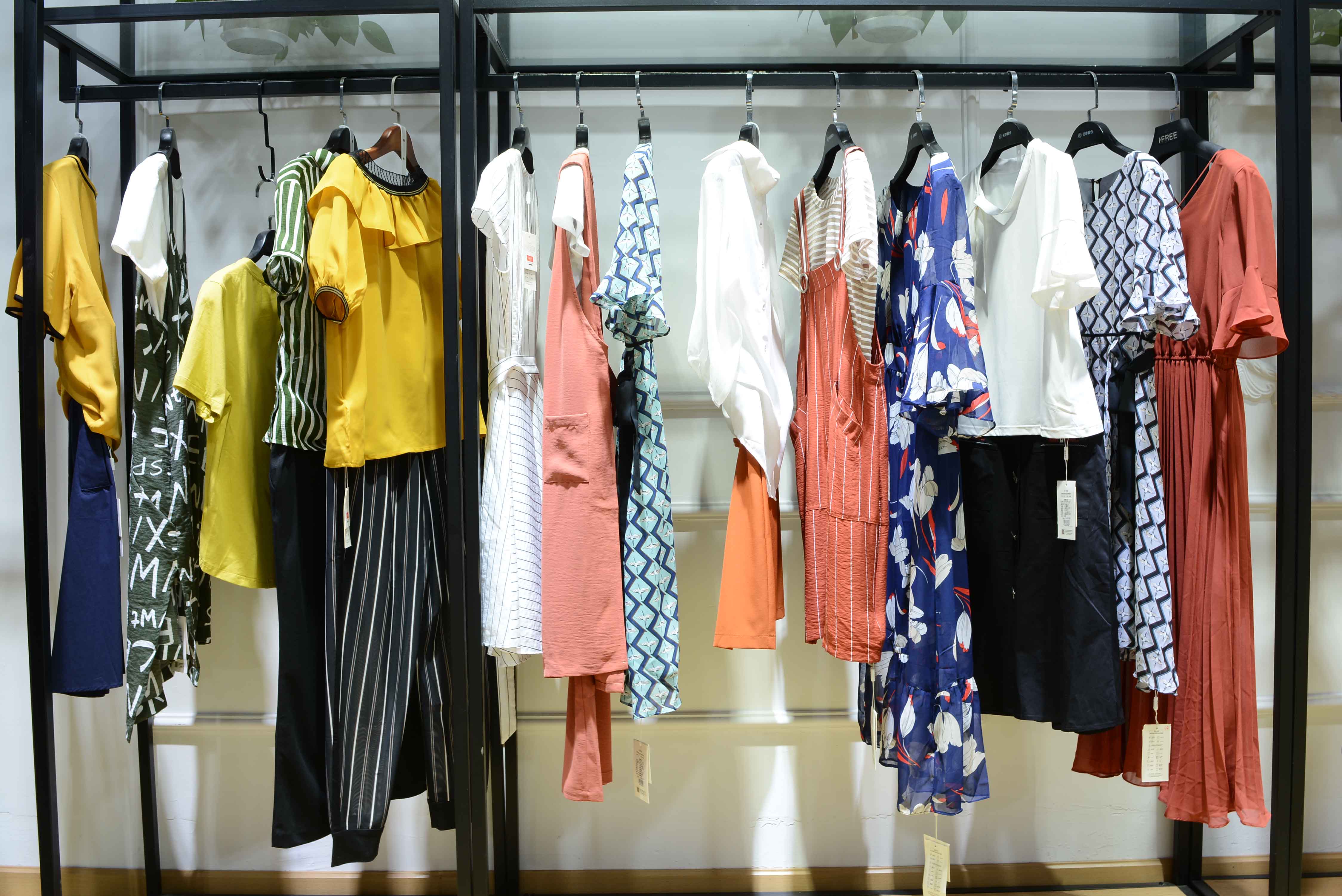 苏昔品牌折扣女装批发走份赛兔专柜撤柜尾货厂家供应