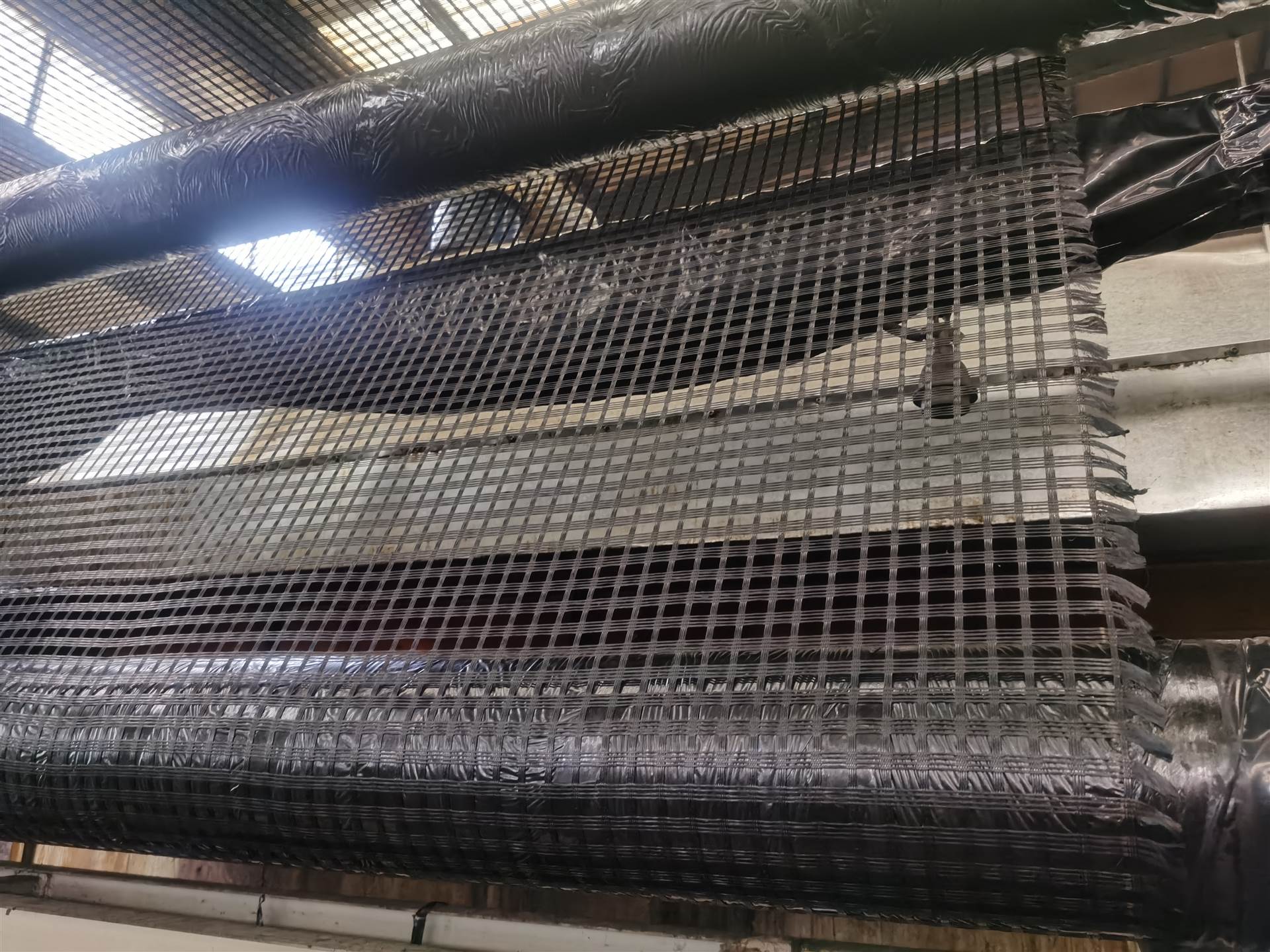 路面玻纤土工格栅安庆自粘玻璃纤维格栅路面玻纤土工格栅厂家