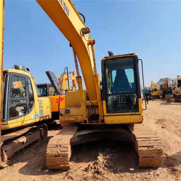 原版小松130二手挖掘机车况8成新性能强劲包送