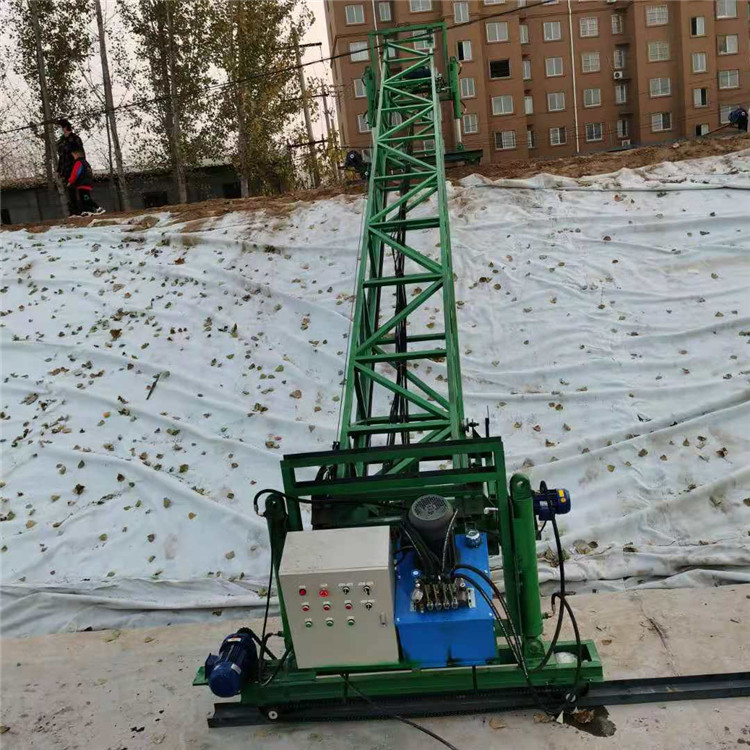 混凝土现浇护坡成型机 摊铺整平切缝斜坡衬砌机