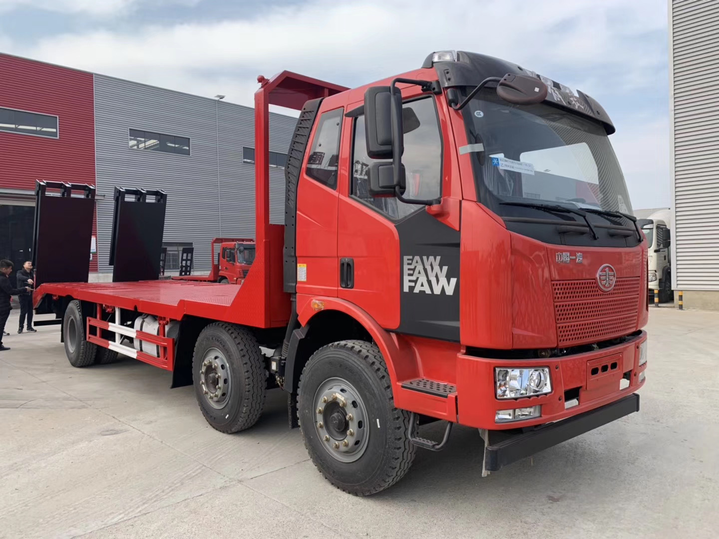 解放小三轴平板运输车重磅来袭,小三轴(三桥车型)解放j6,作为解放品牌