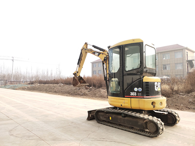 卡特二手微型小挖机1万元校园加固二手迷你挖掘机