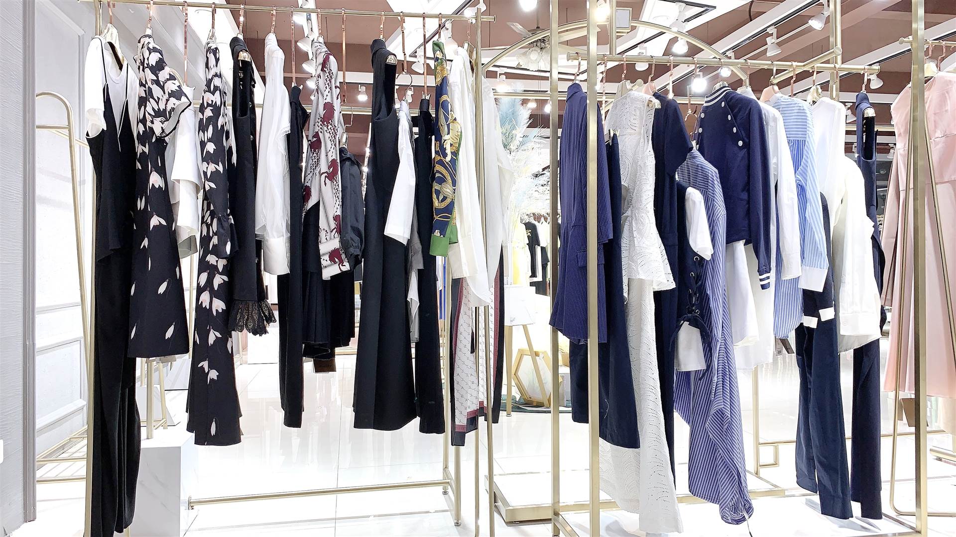 品牌折扣女装masilier直播批发城画尾货批发