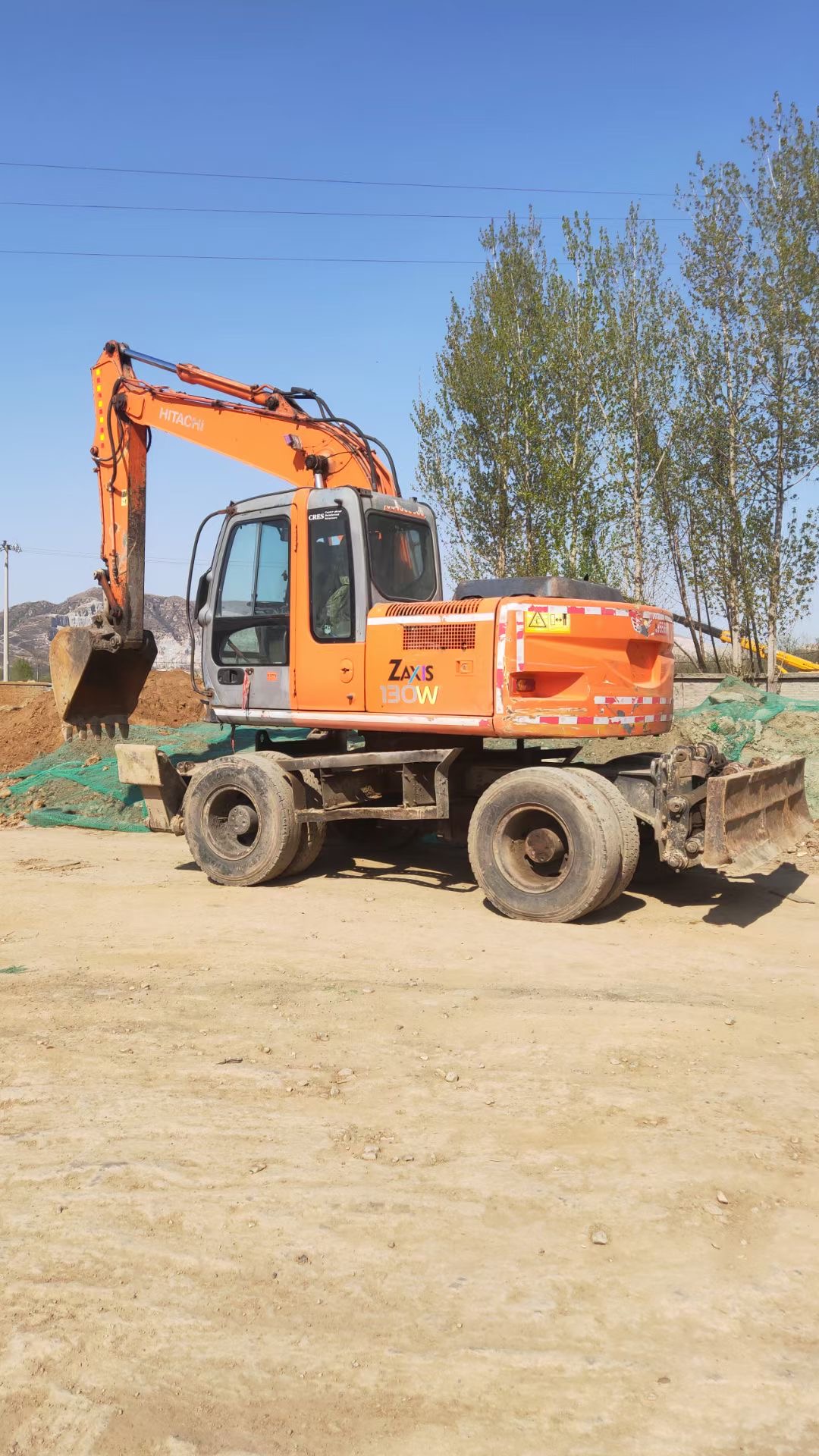 二手日立挖掘机zx130w轮式个人一手本地干活转售