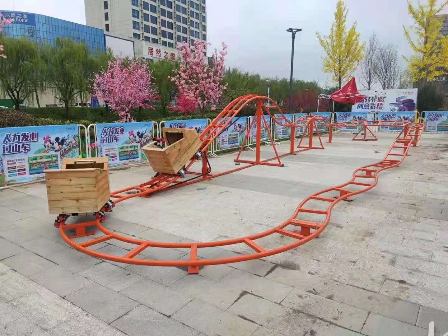长春亲子过山车售卖互动过山车出售网红过山车厂家