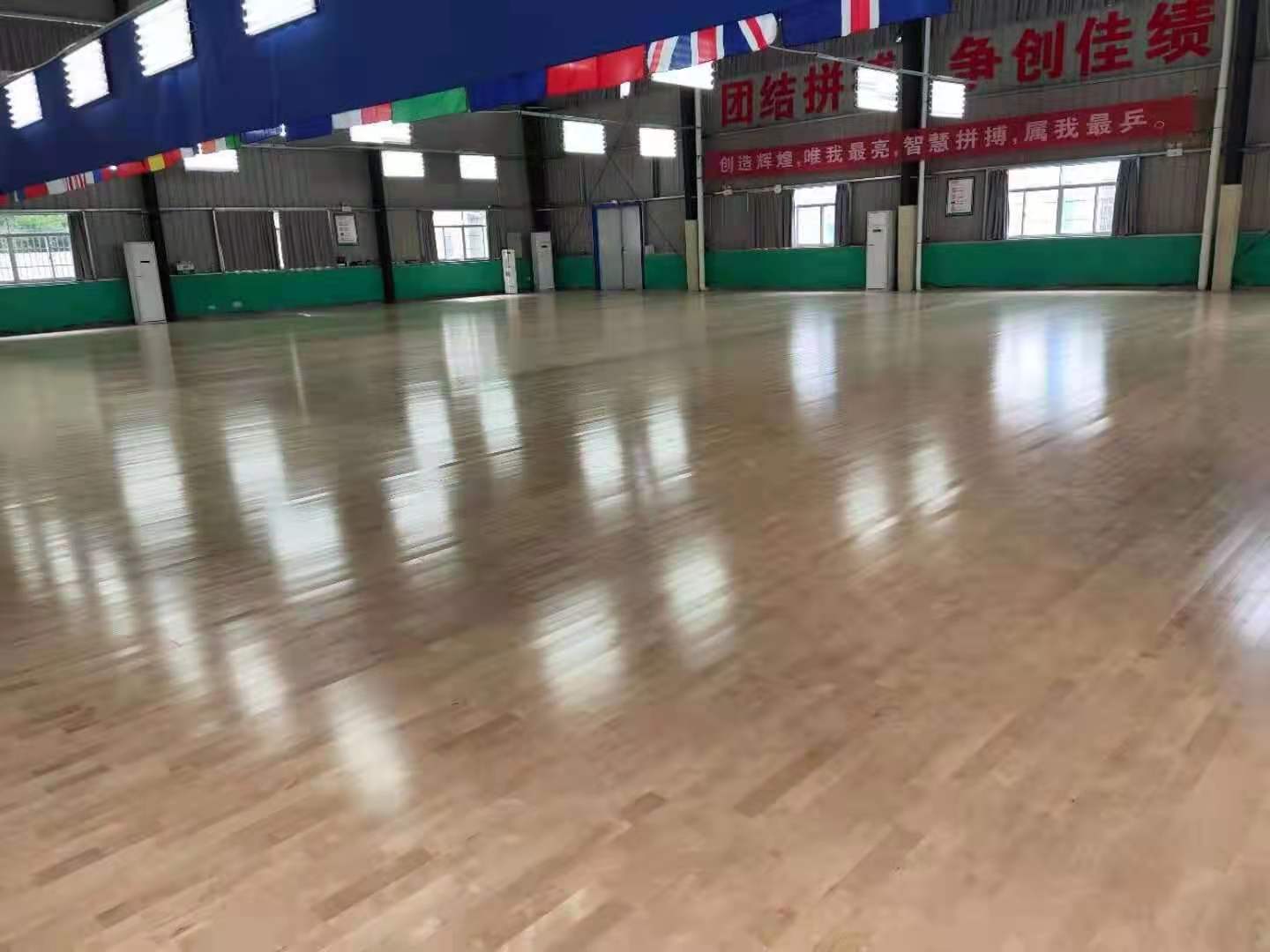 东体运动木地板厂家|体育馆木地板生产厂家
