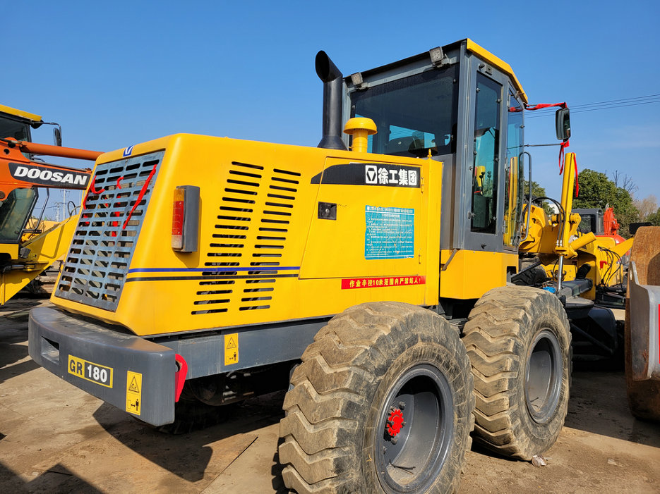 供应二手徐工180刮平机二手215165平地机