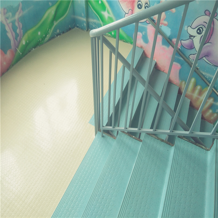 泊奈森橡胶地板品牌一直秉承着"诚信经营,品质为本"的理念始终为国内