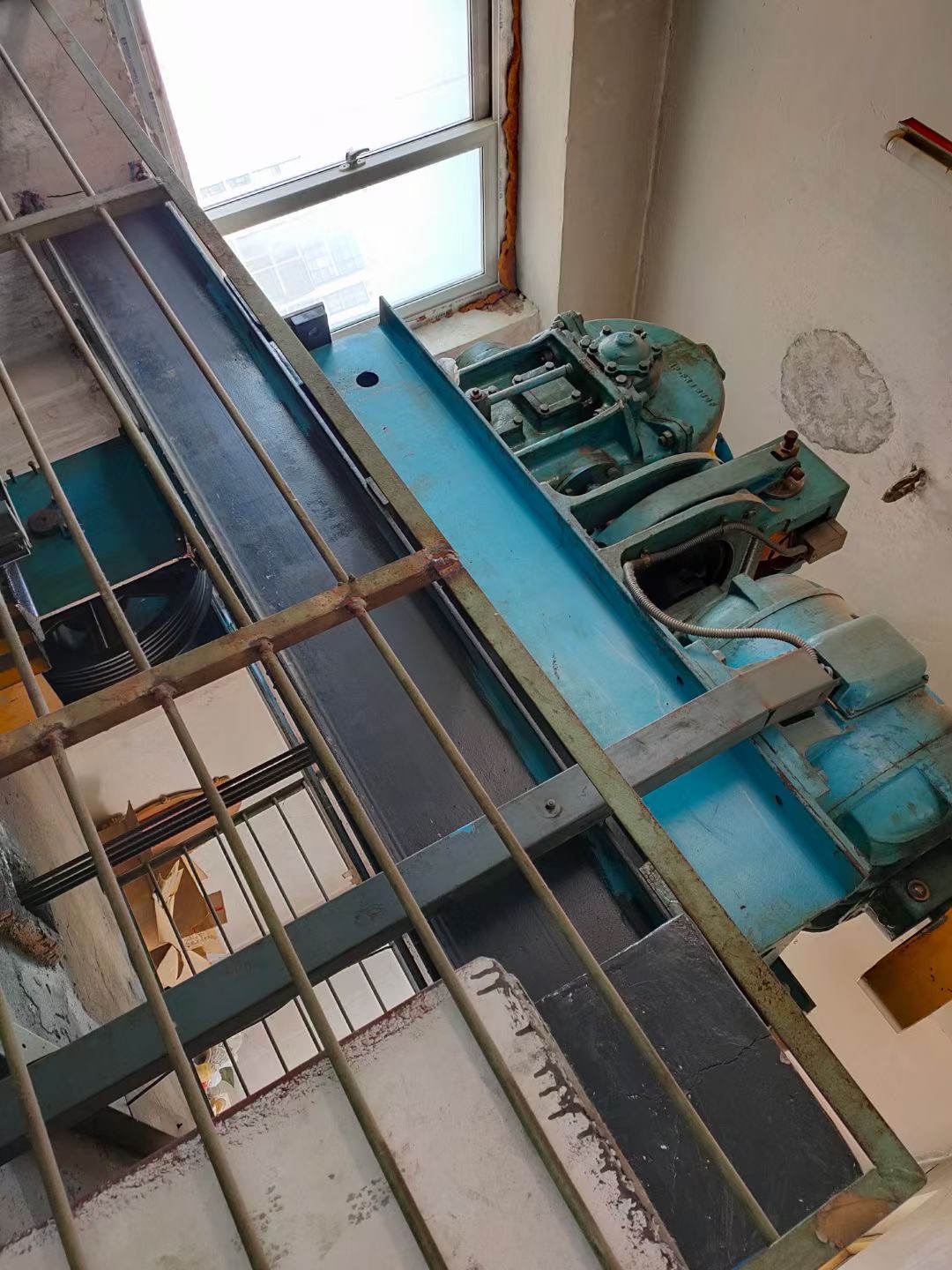 电梯回收免费拆除二手电梯回收