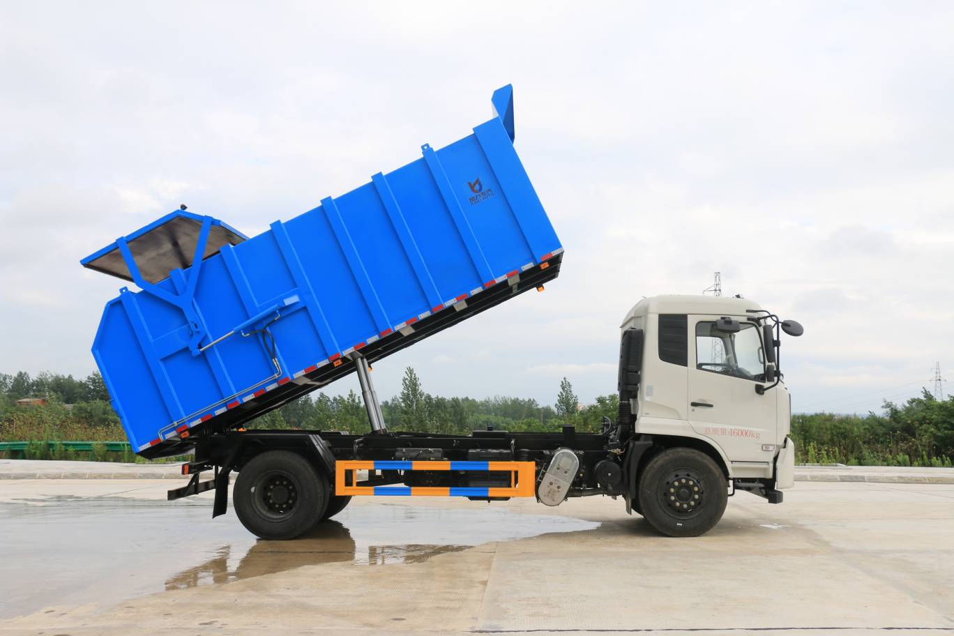 12方国六东风天景对接式垃圾车用于垃圾转运