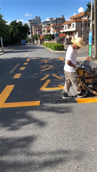 深圳龙华停车位划线-道路标志划线-人行道,网格划线