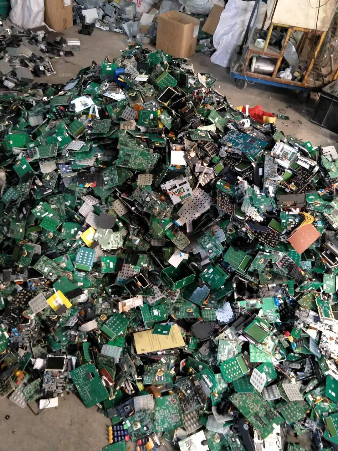电子废弃物销毁价格是多少（电子废弃物怎么处理）