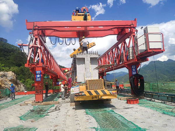 甘肃兰州架桥机架梁公司200吨比180吨价格贵