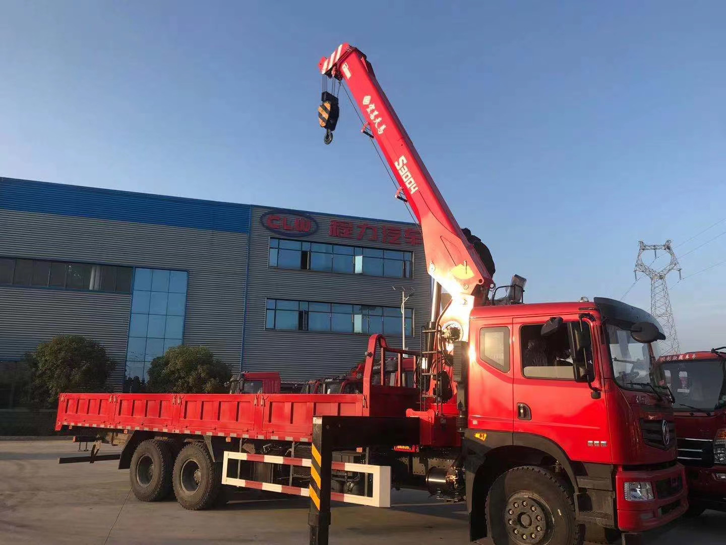 宏昌天马随车吊厂家报价 12吨宏昌天马随车吊配置 后八轮随车吊