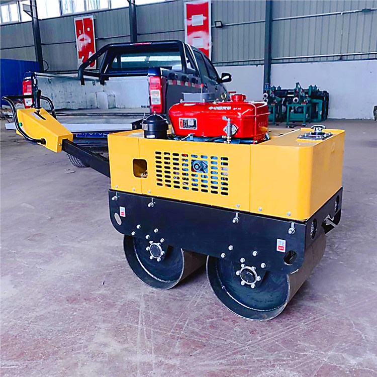 大激振力压槽机 草坪辊压机 草坪震动压实机 草坪碾压机型号 小型座驾