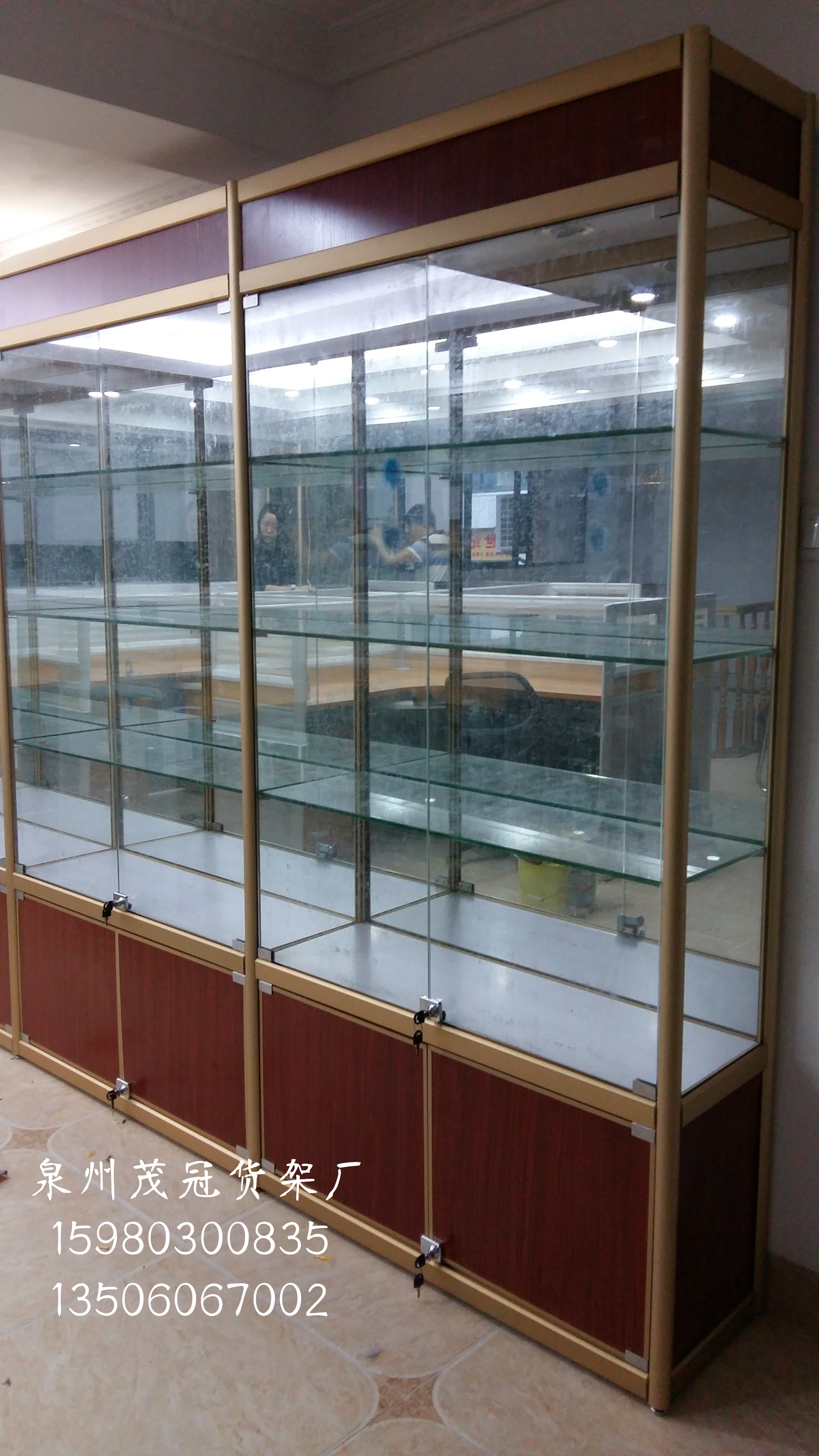 精品玻璃展示柜晋江玻璃展示柜化妆品展示柜厂家设计