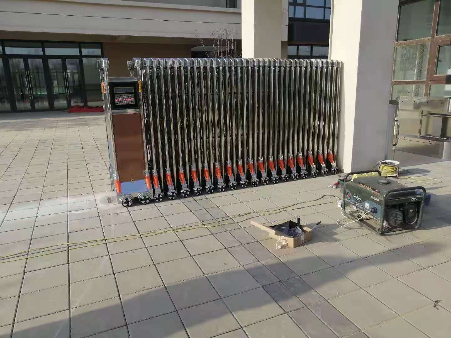 临沂伸缩门自动感应门单位门口电动门- 安装维修厂家