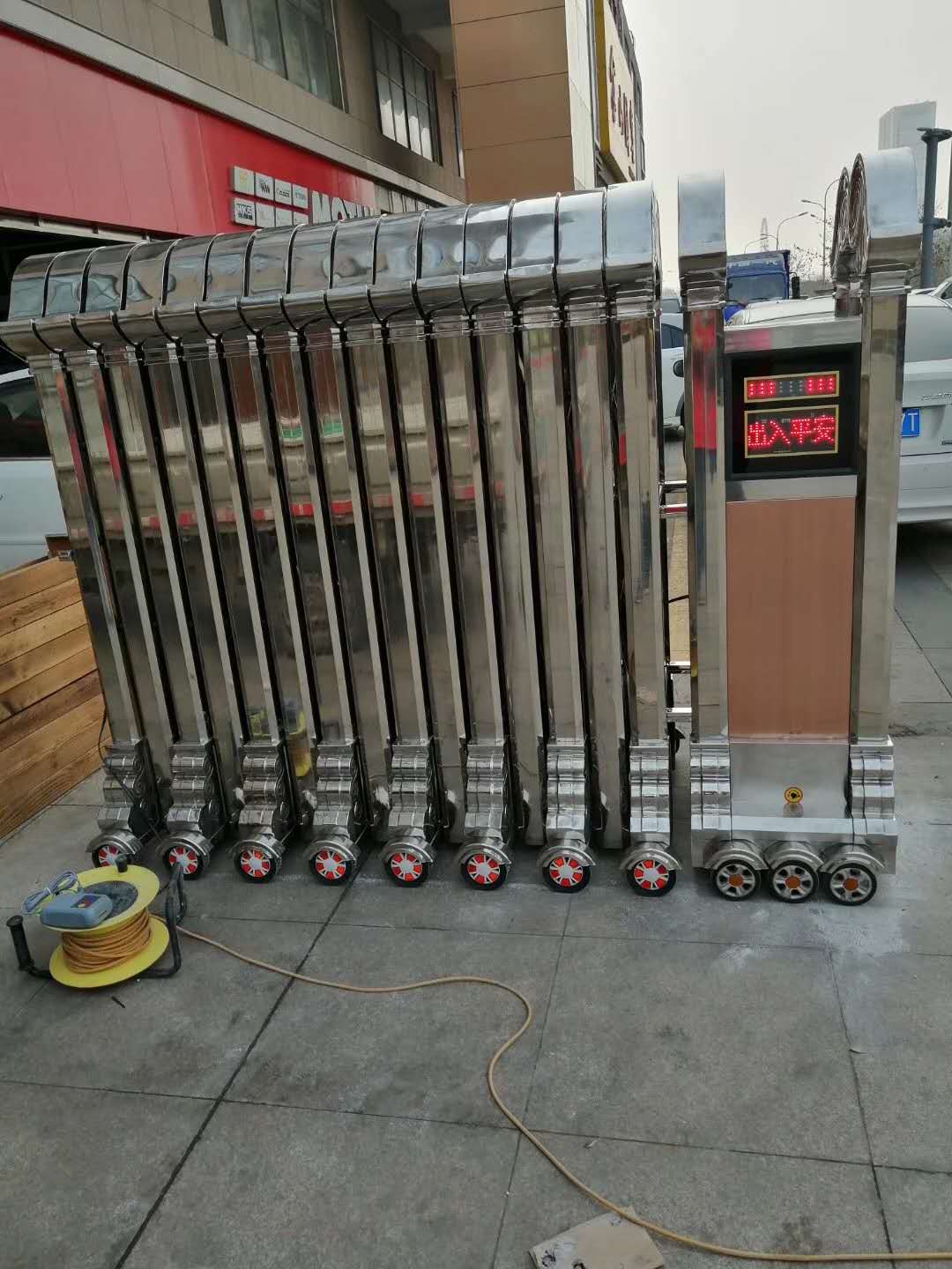 泰安工地伸缩门 电动伸缩门 门口电动门- 厂家在线