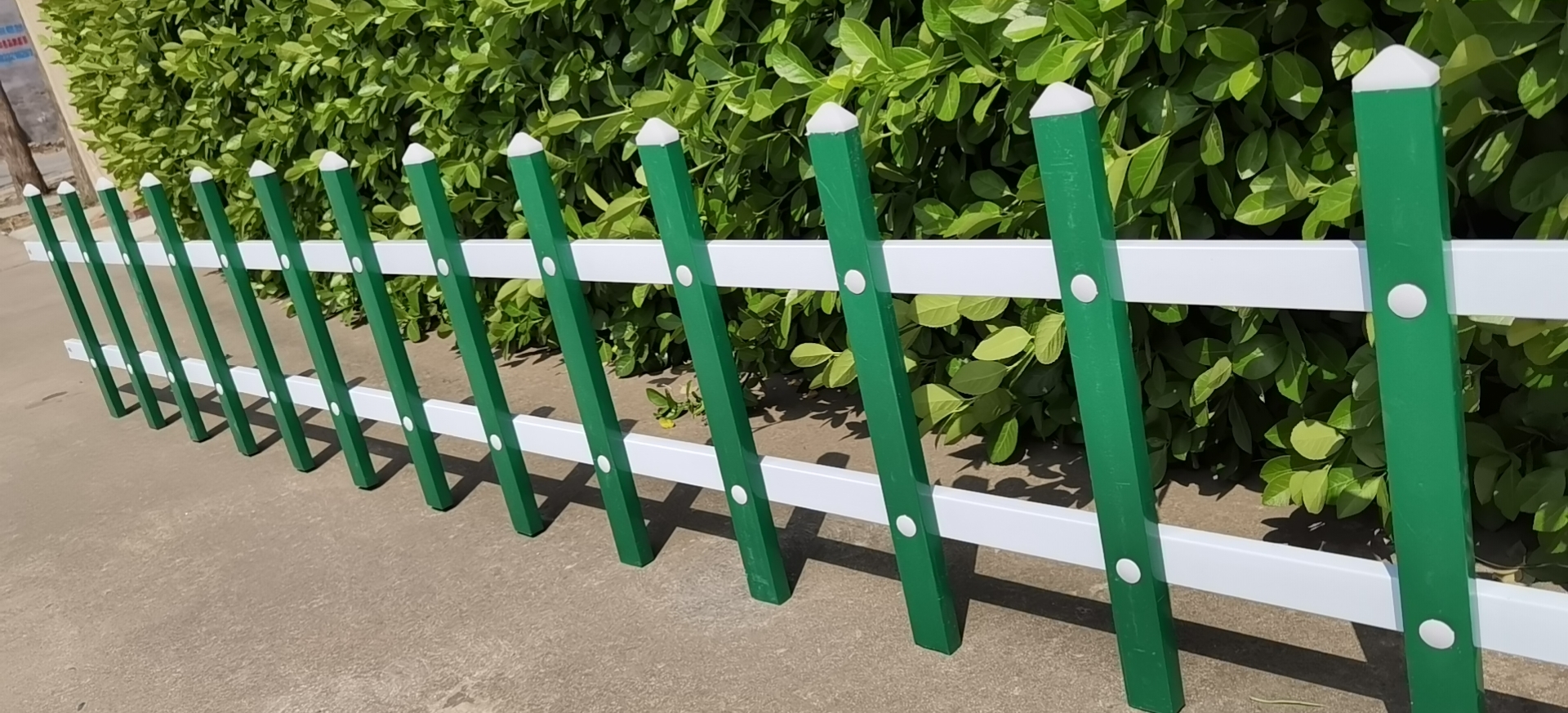 园林绿化锌钢花草围栏a赵河园林绿化锌钢花草围栏a园林绿化锌钢花草