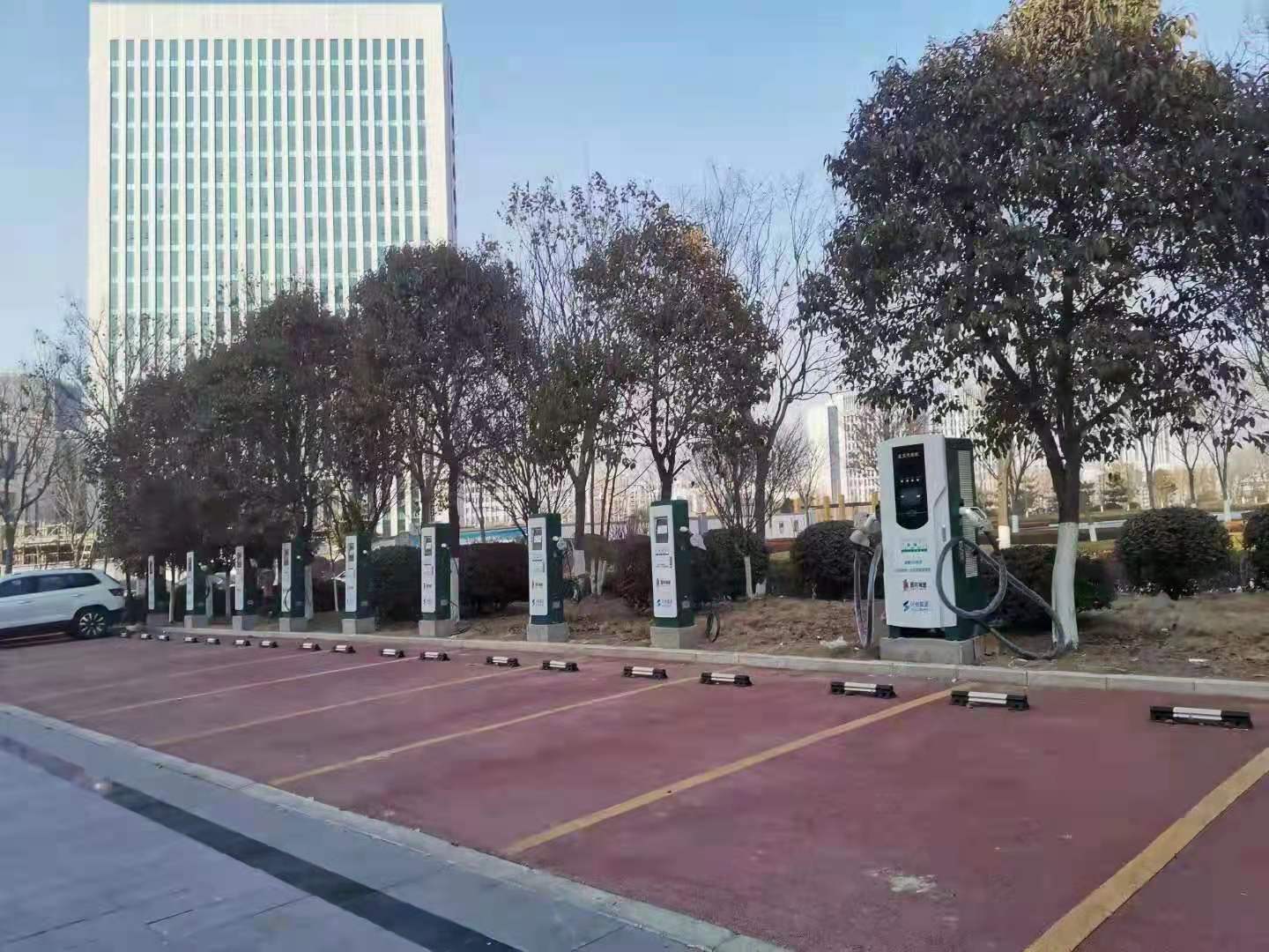 東明小區充電樁/電動充電樁安裝/門禁車牌識別系統廠家