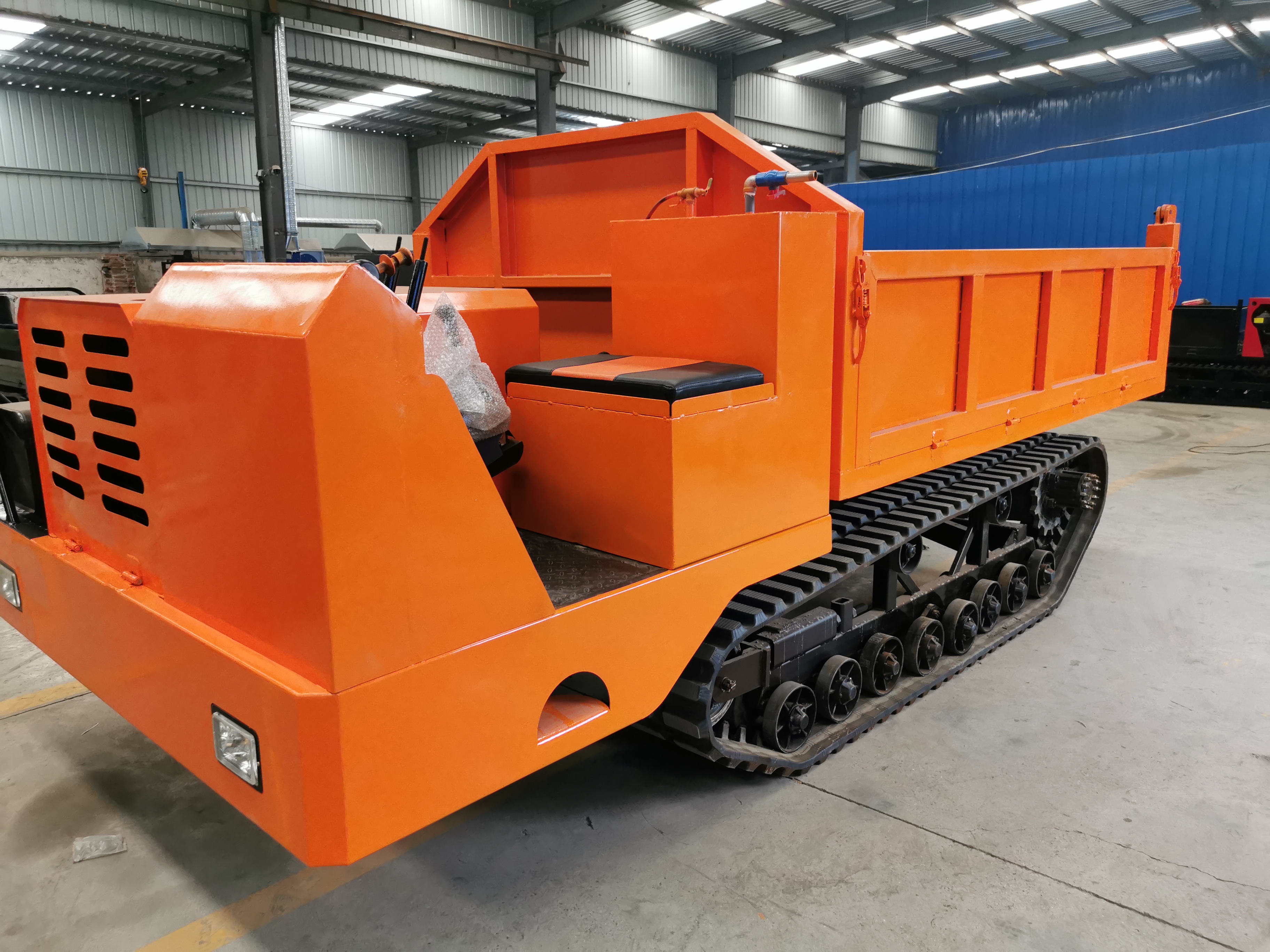 大吨位履带运输车厂家0510吨履带爬山虎欢迎来电咨询接受定制