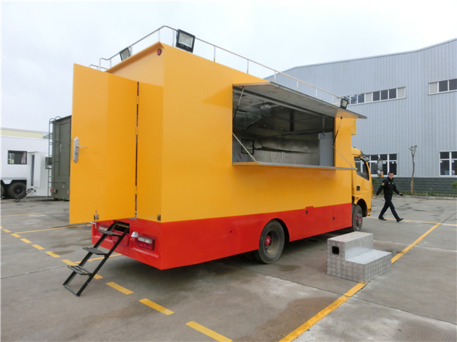 张家口市桥西区大型移动餐饮车厂家