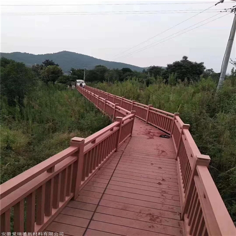 塑木池塘护栏 环保栏杆木塑  产地货源  爱瑞德