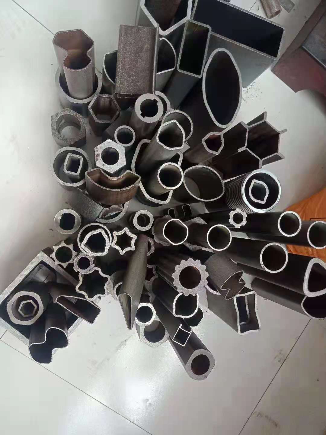 销售冷轧冷拔异型管精密异型无缝钢管