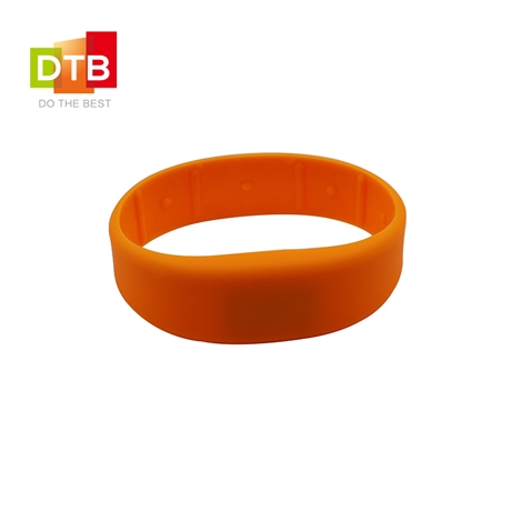 DTB 推荐 NFC射频感应手环 高频HF闭口圆环型门禁rfid硅胶腕带