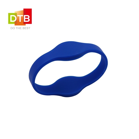 DTB 定制闭合式圆头硅胶手腕带 防水耐磨RFID双频双芯片手环腕带