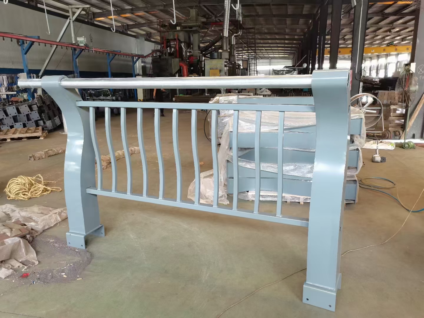 钢结构防撞护栏生产厂家 河北张家口防撞道路栏杆 泰华金属