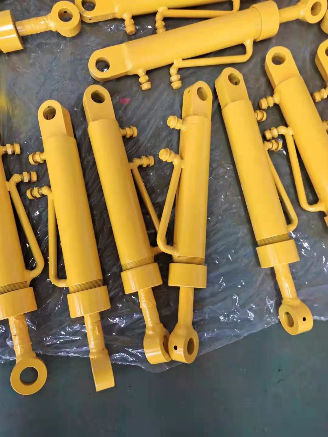 仕高玛三一卸料门油缸