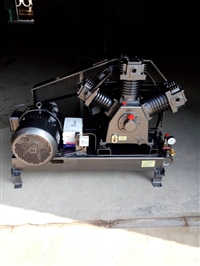 活塞式空压机W-1.2/30空压机0.34/30坐板机