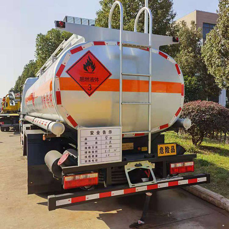 半挂腐蚀品运输车价格 定制液体罐式危险品运输车 售后无忧
