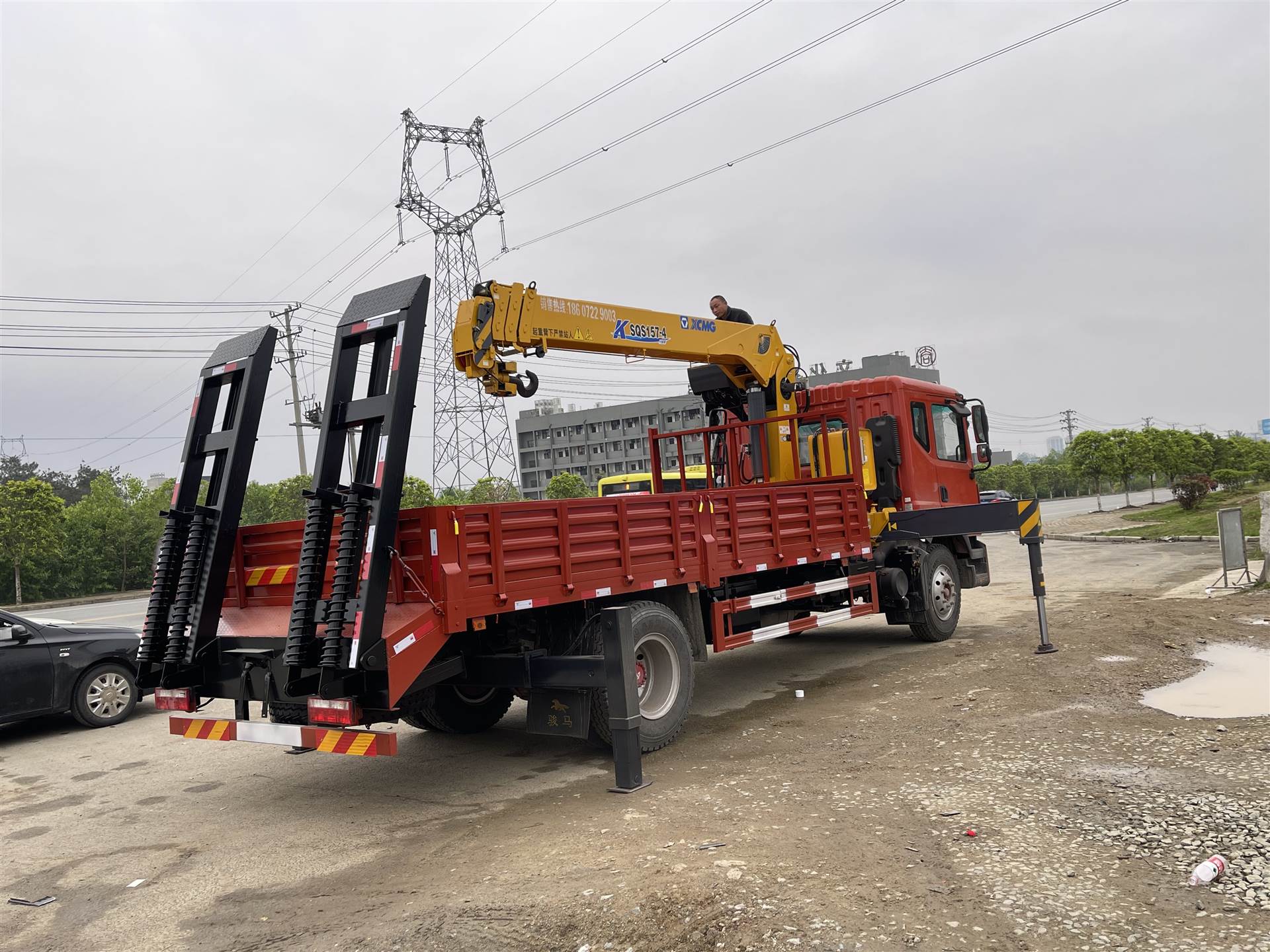 东风多利卡63吨随车吊价格徐工随车吊多功能随车吊带平板爬梯