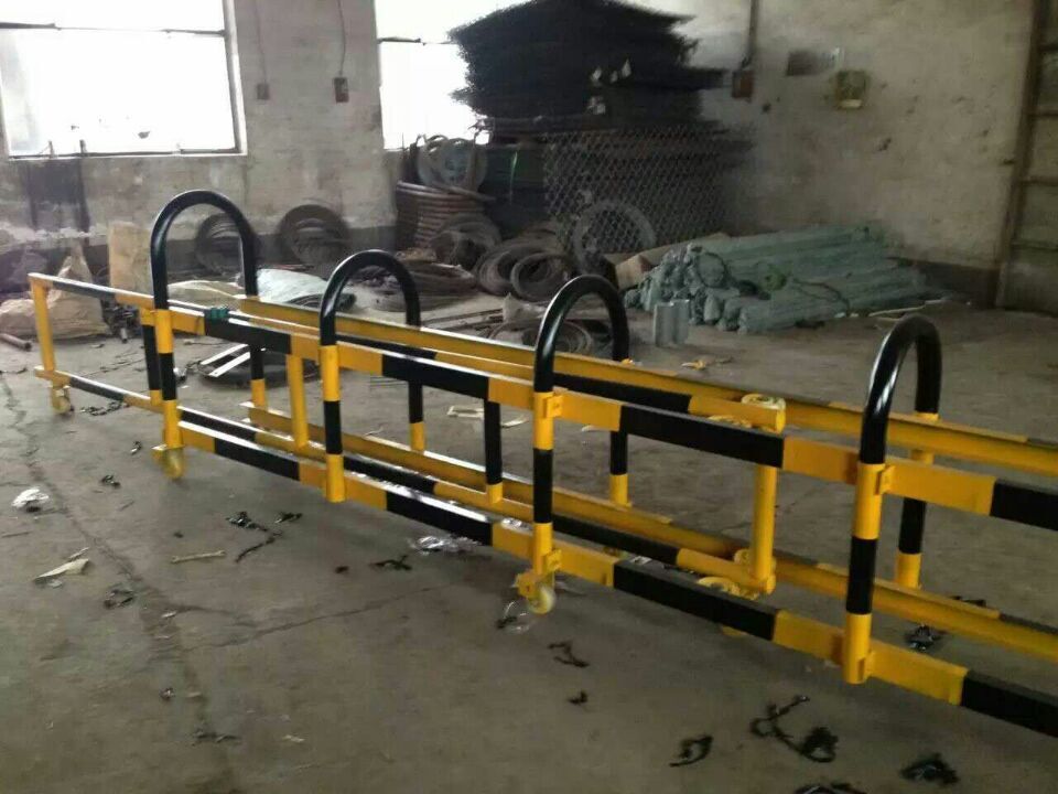 推拉活动护栏a宝鸡推拉活动护栏厂家a中央分隔带推拉活动护栏价格