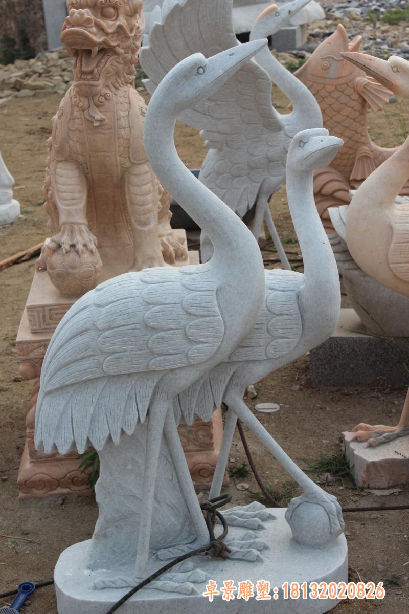 动物石雕仙鹤