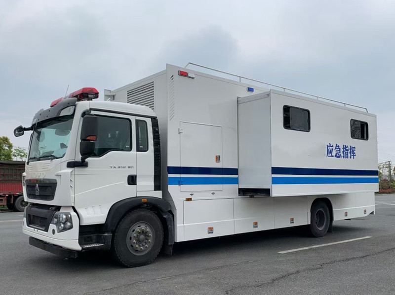 上汽大通应急救援用通讯指挥车