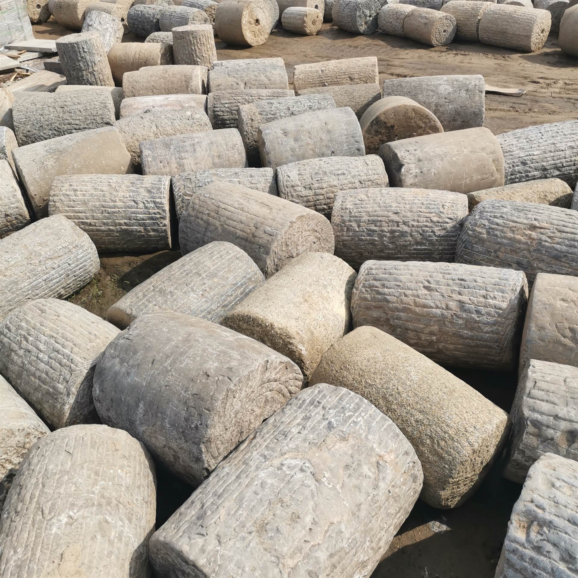 农村老青石磙 景区花岗岩石磙布景 老石磙刻字 江苏启杰 电话报价