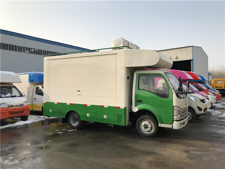 国六工地餐饮配送车-空间大
