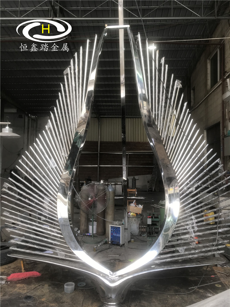 定做,价格电议佛山市恒鑫踏金属制品有限公司龙湖天奕售楼部门口雕塑
