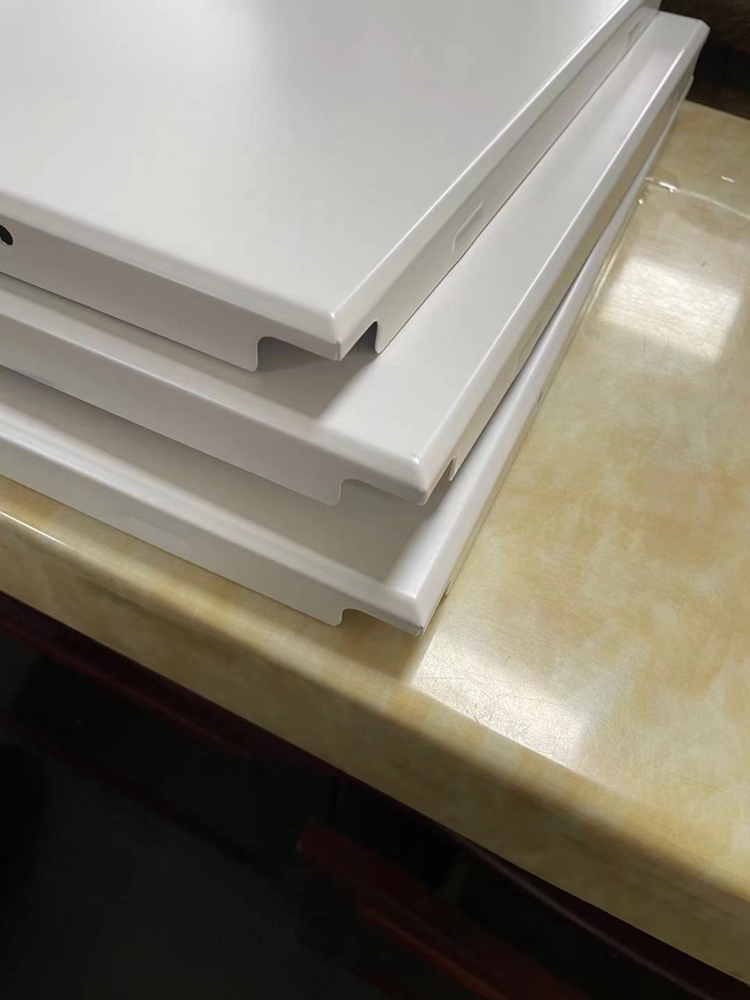 办公室吊顶欧佰铝天花广州300300条形铝扣板厂家