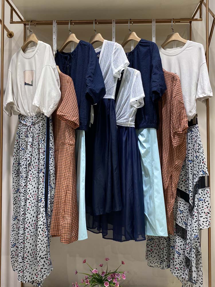 摩凡品牌折扣女装供应链换季下架库存服装那里有