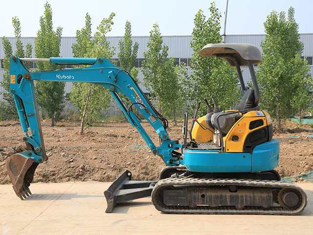 南京附近的二手小挖机出售进口二手小型挖掘机30型